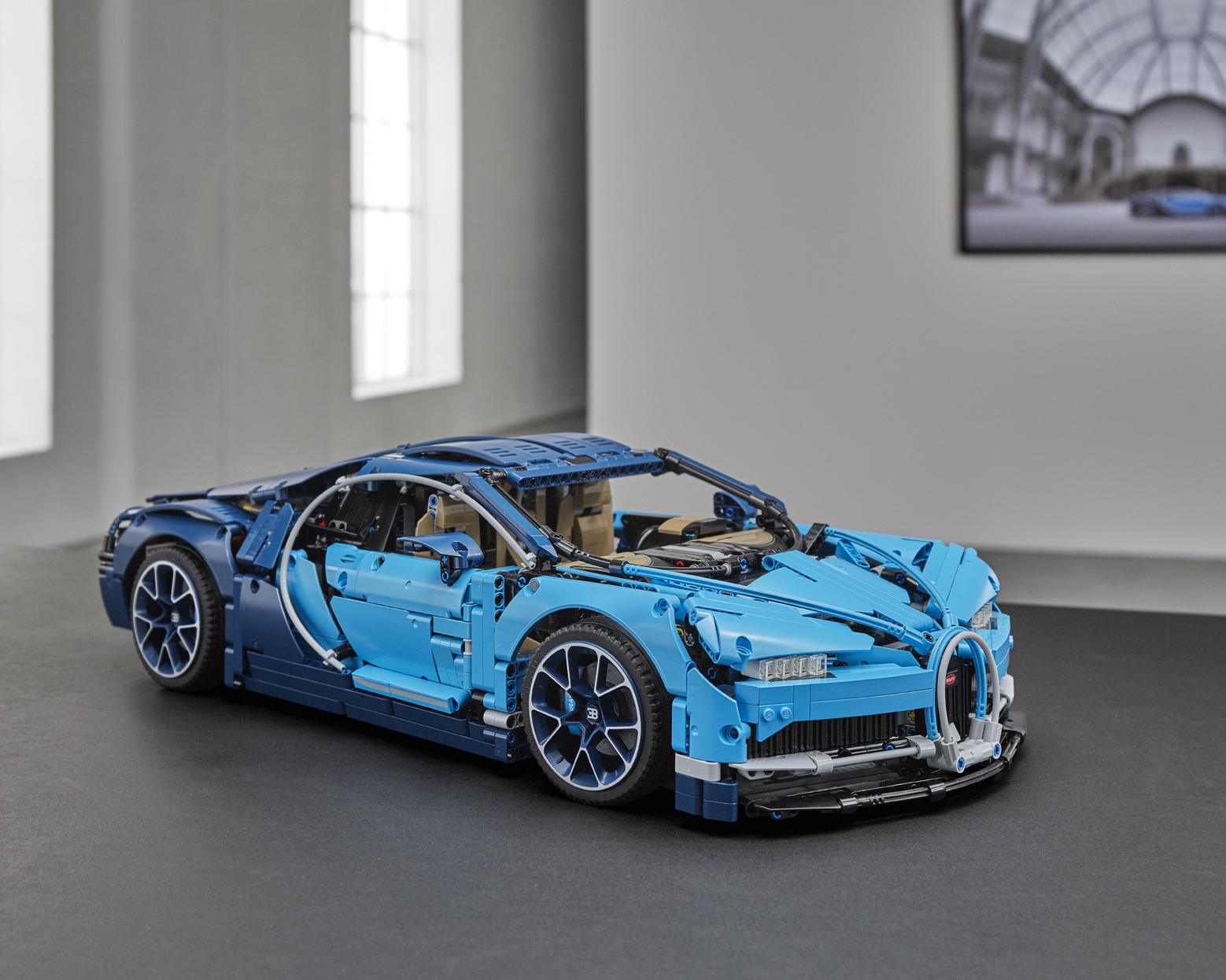 Bugatti Chiron'un 3,600 parçadan oluşan Lego modeli tanıtıldı