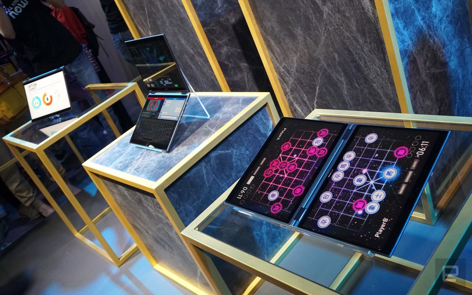 Çift ekranlı Asus Project Precog tablet bilgisayar geleceği yansıtıyor