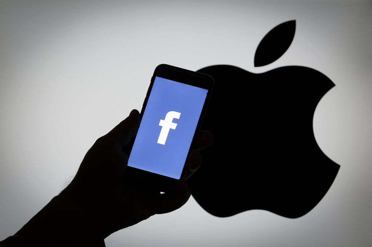 Tim Cook, Apple'ın Facebook'tan veri topladığını yalanladı