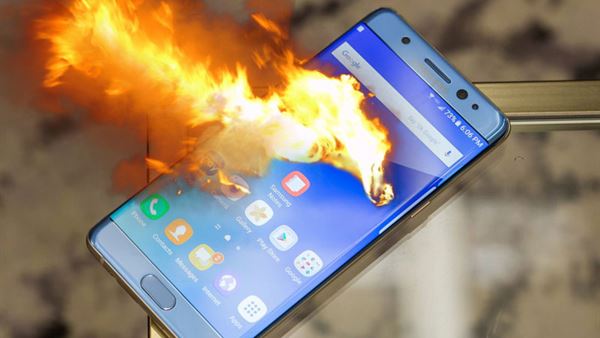samsung marka cep telefonu patladi