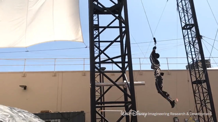 Disney'den havada takla atabilen dublör robot