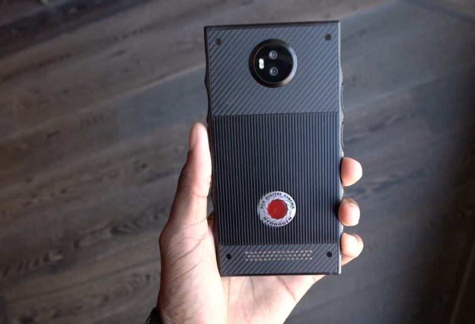 RED Hydrogen One geçen yılın Snapdragon 835 işlemcisi ile gelecek