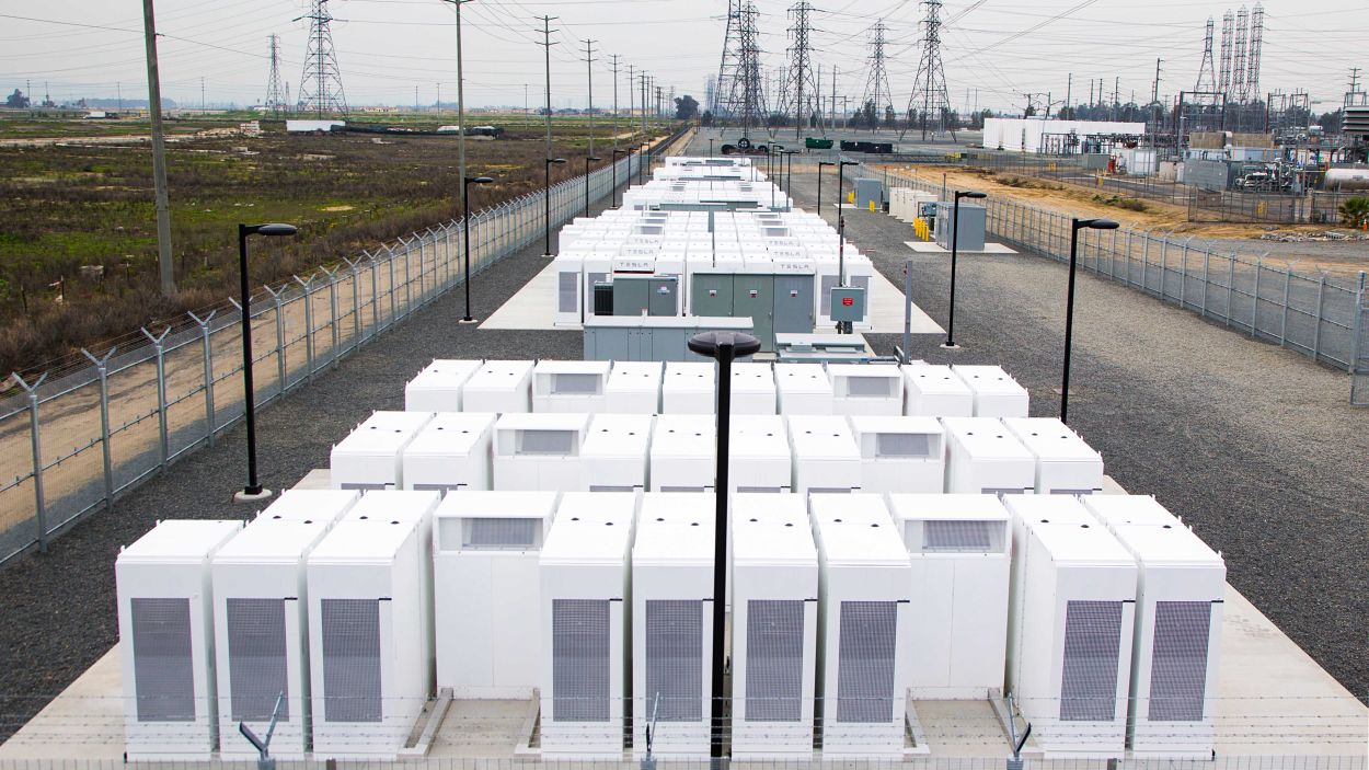 Tesla en büyük batarya sistemini Kaliforniya'da kuracak