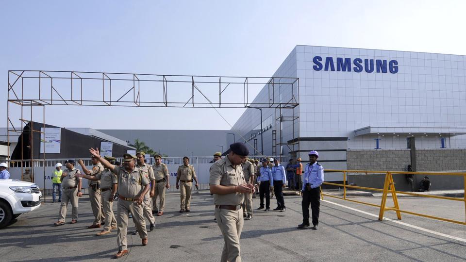 Samsung bugün Hindistan'da dünyanın en büyük akıllı telefon fabrikasını açtı