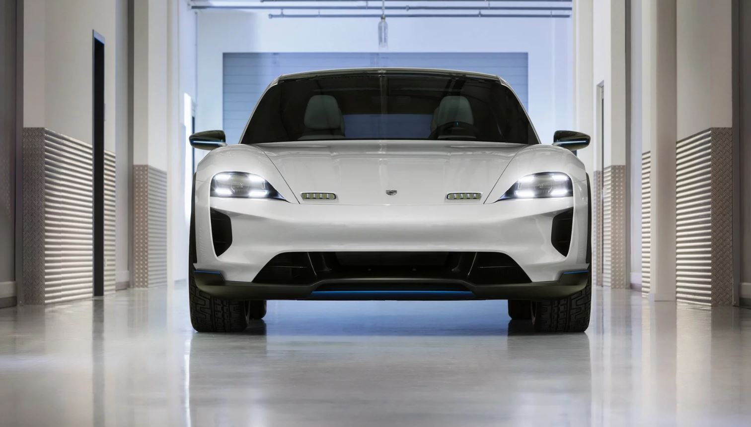 Porsche Mission E Cross Turismo'nun satışa çıkacağı tarih belli oldu