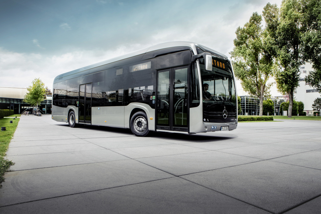 Mercedes-Benz, elektrikli şehir otobüsü eCitaro'yu duyurdu