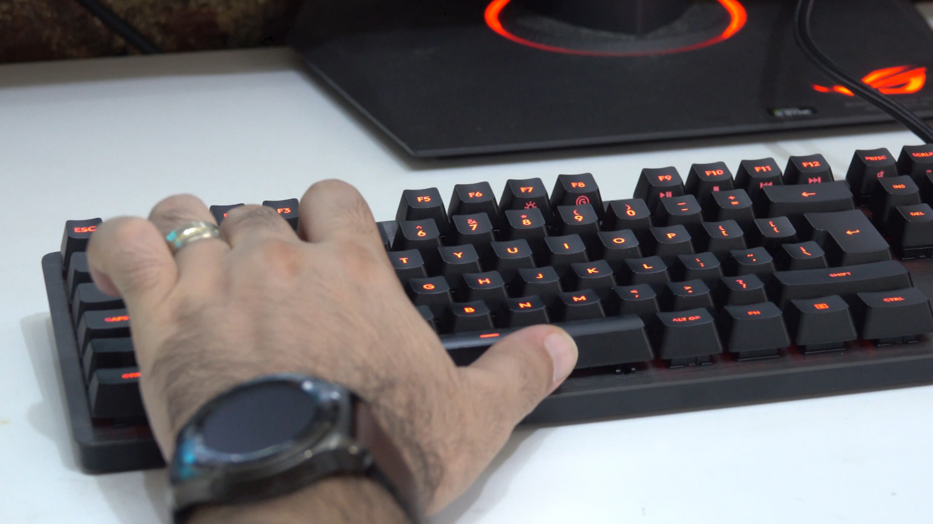 RomerG Mekanik Anahtarlı Logitech G413 CARBON'u İnceledik