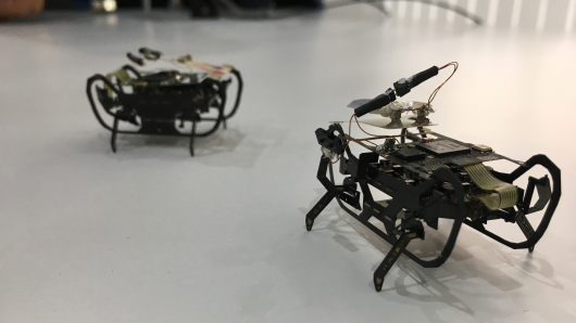 Rolls-Royce, uçak motorlarını ''böcek'' robotlarla tamir edecek