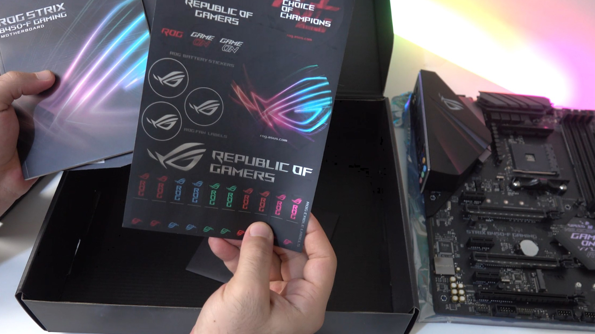 ASUS Rog Strix B450F Gaming Anakart Kutu Açılımı