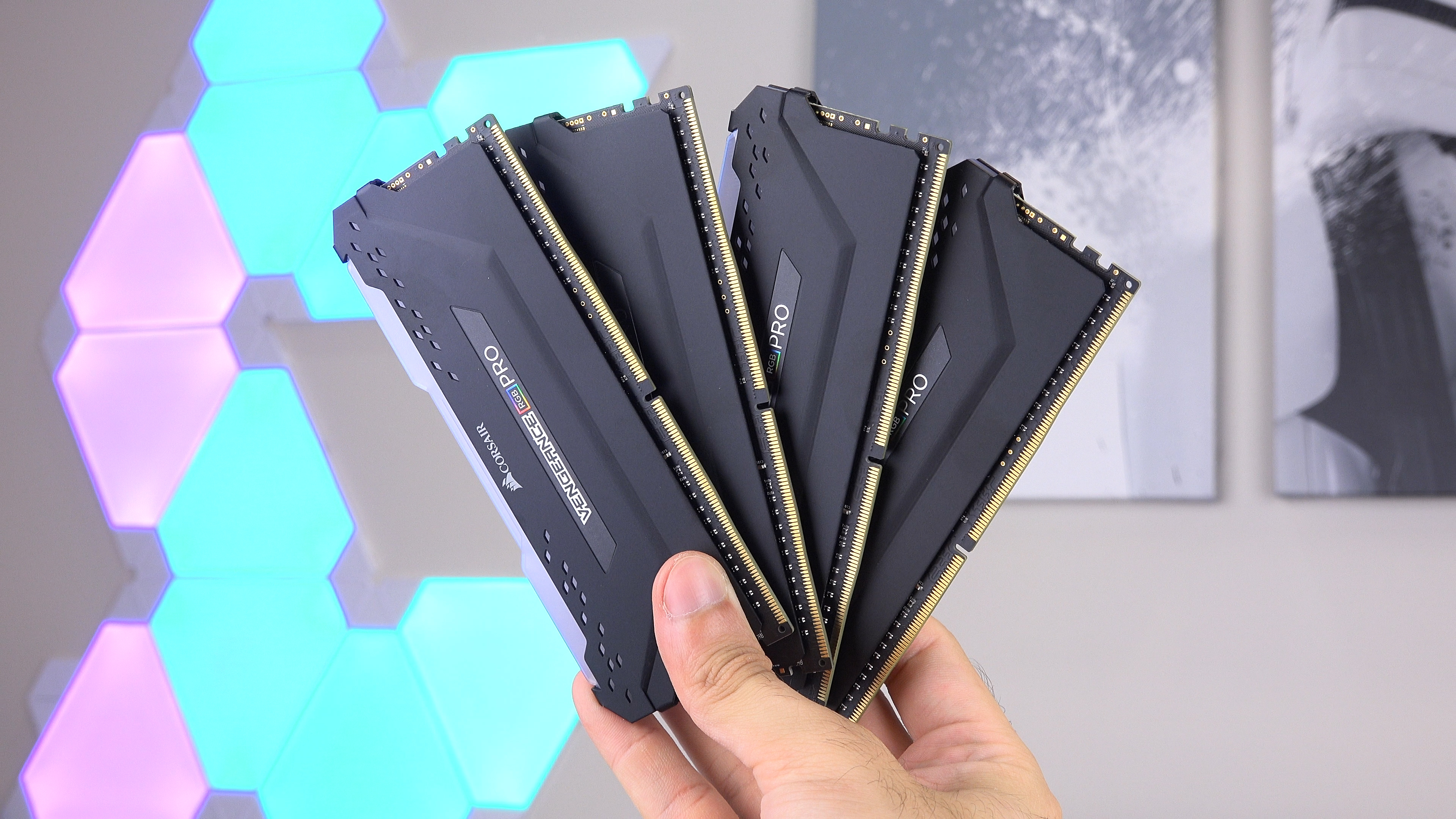 Corsair Vengeance RGB PRO RAM incelemesi 'Hızlı ve Güzel'