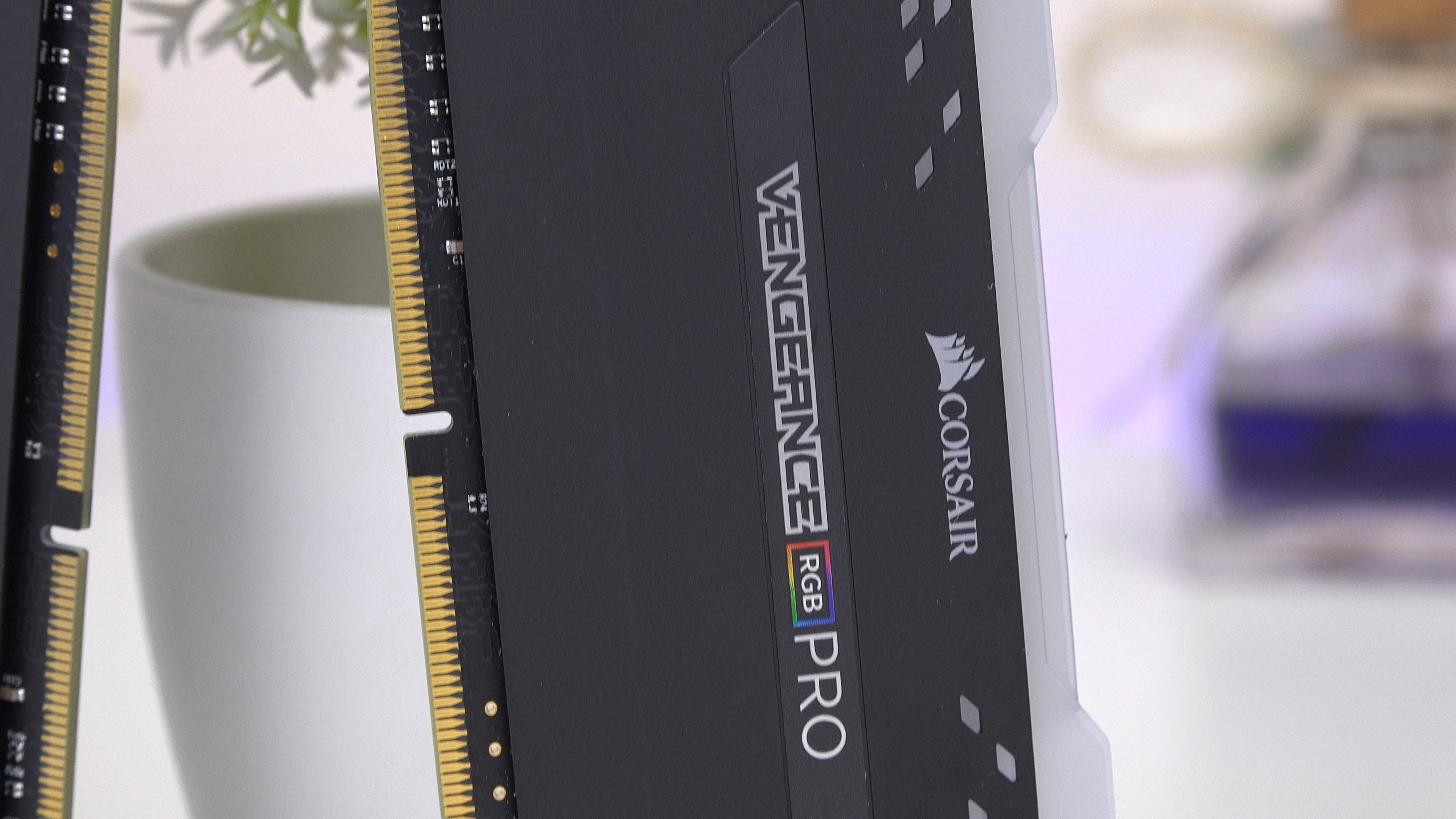 Corsair Vengeance RGB PRO RAM incelemesi 'Hızlı ve Güzel'