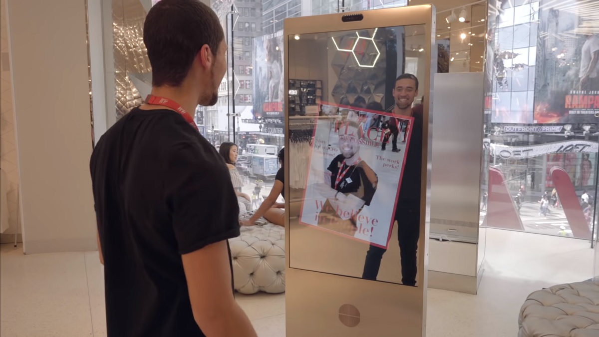 Microsoft, H&M için moda tavsiyesi veren interaktif bir ayna geliştirdi