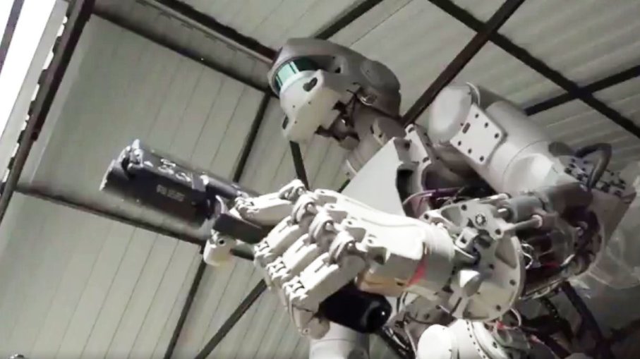 Rusya'nın 'terminatör' robotu FEDOR, uzaya çıkmaya hazırlanıyor