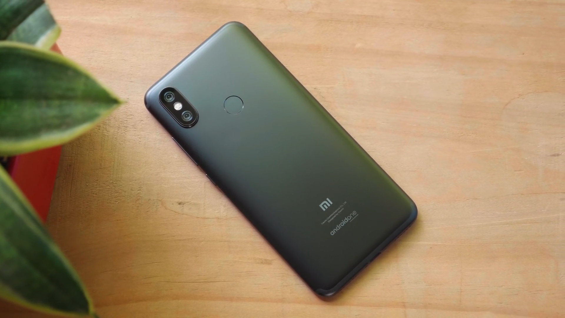 Xiaomi Mi A2 hakkında her şey: Android One güçleniyor
