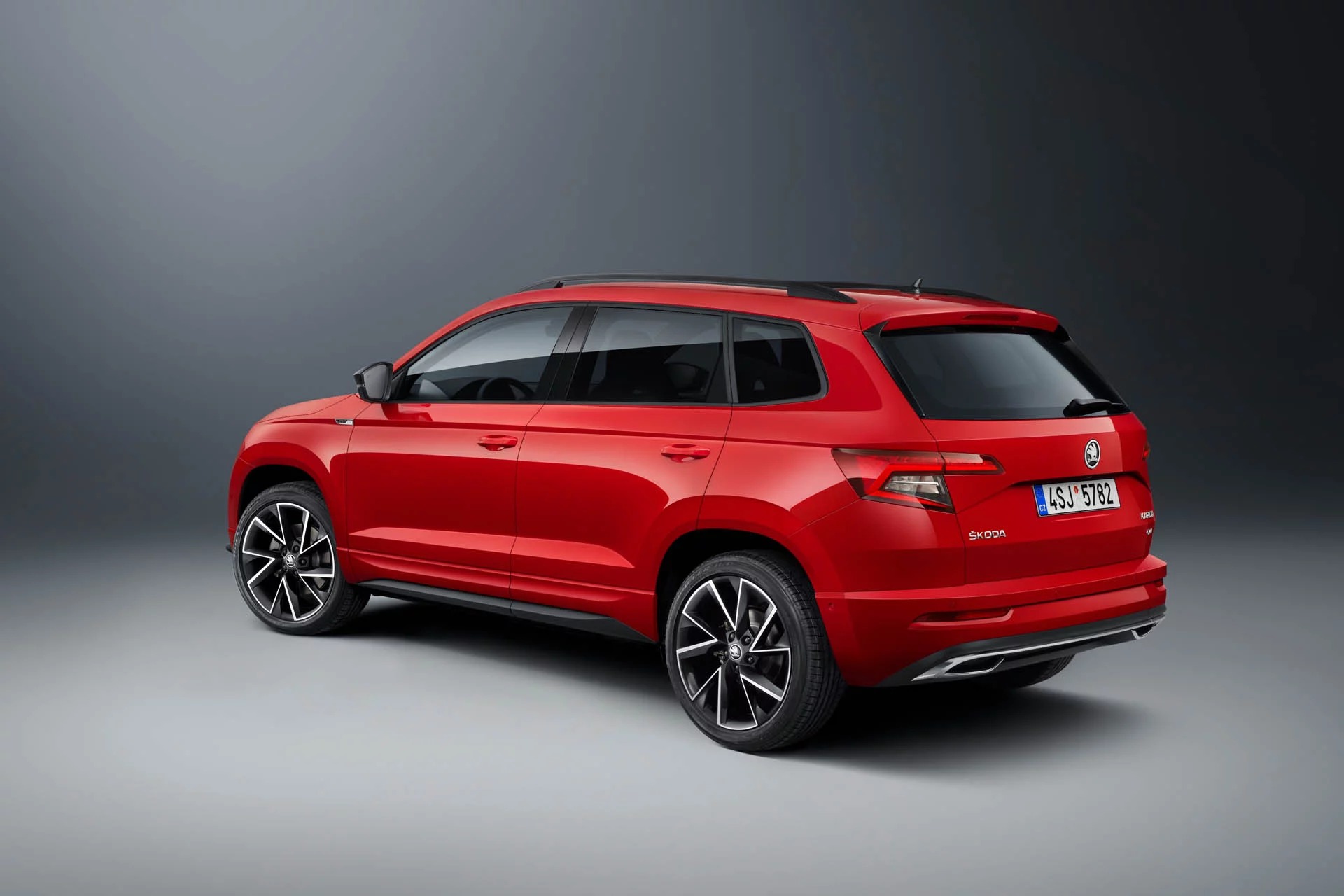 Skoda Karoq Sportline versiyonu 2.0 TSI motoruyla tanıtıldı