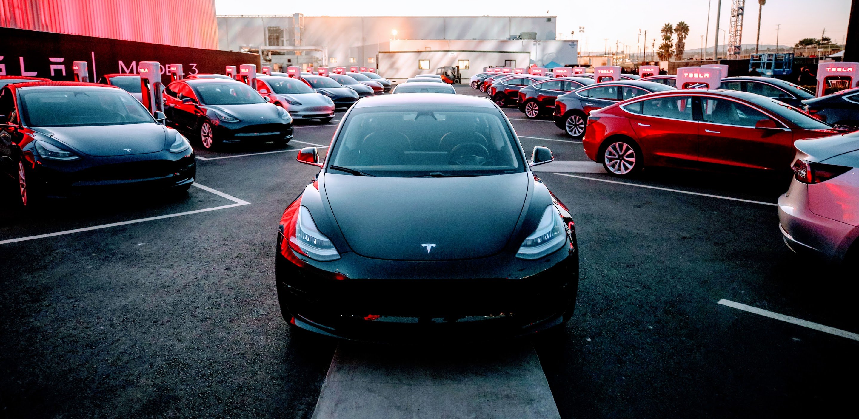 Suudi Arabistan, Tesla'dan iki milyar dolarlık hisse satın aldı