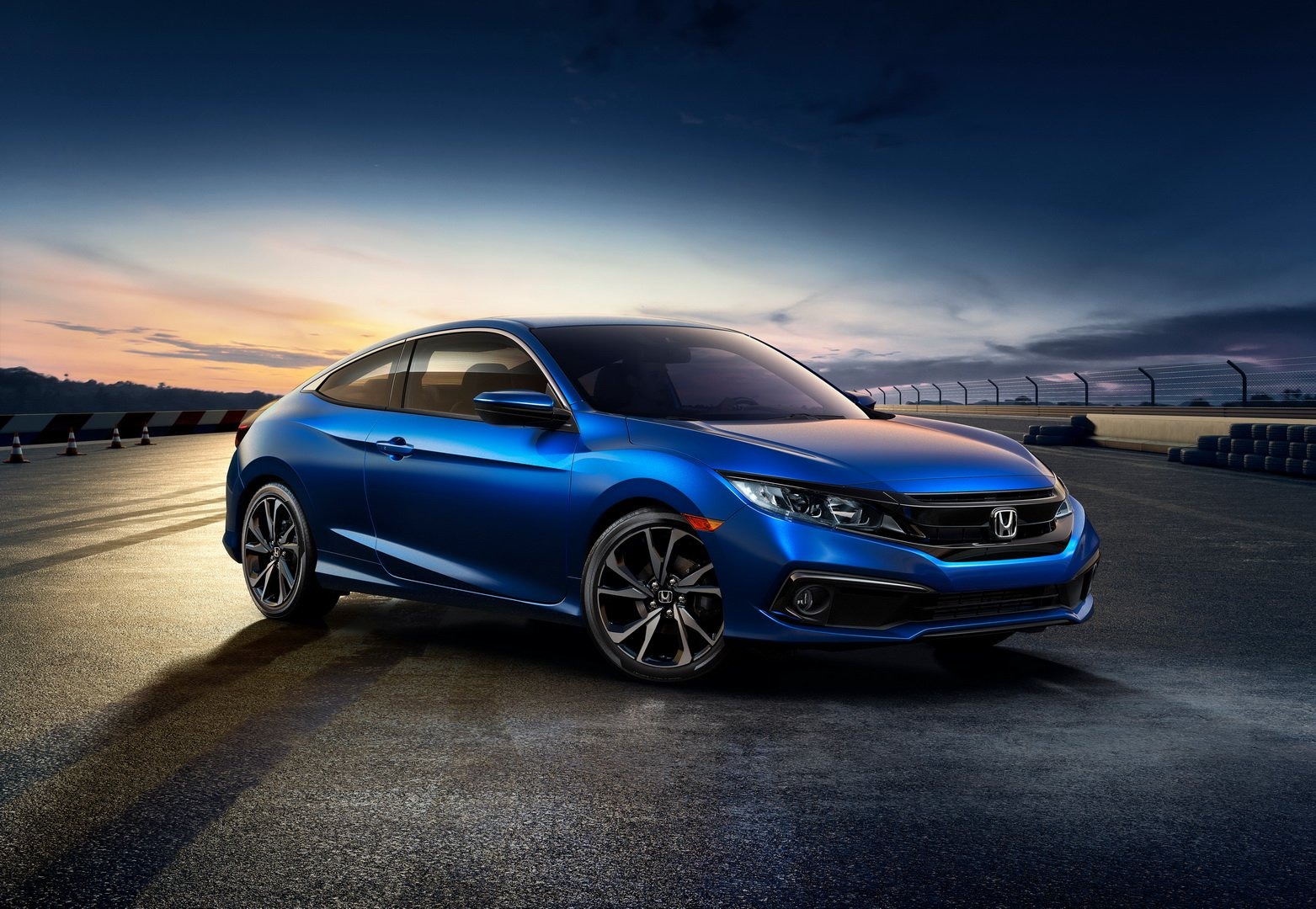 2019 Honda Civic Sedan ve Coupe'ye Sport versiyonu eklendi