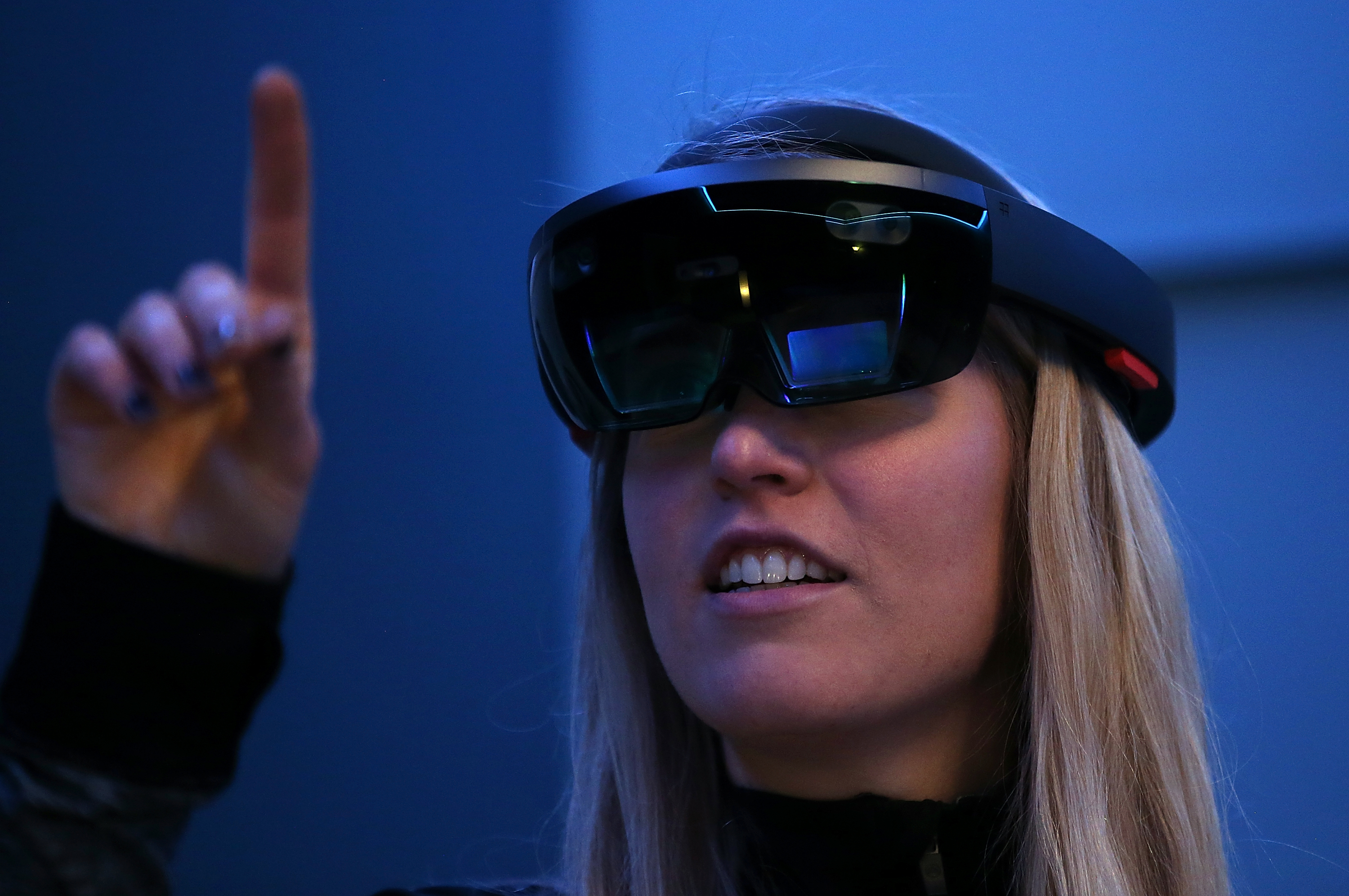 Apple'ın artırılmış gerçeklik gözlüğü ve otomobil projesi şirketi yeni rekora taşıyabilir
