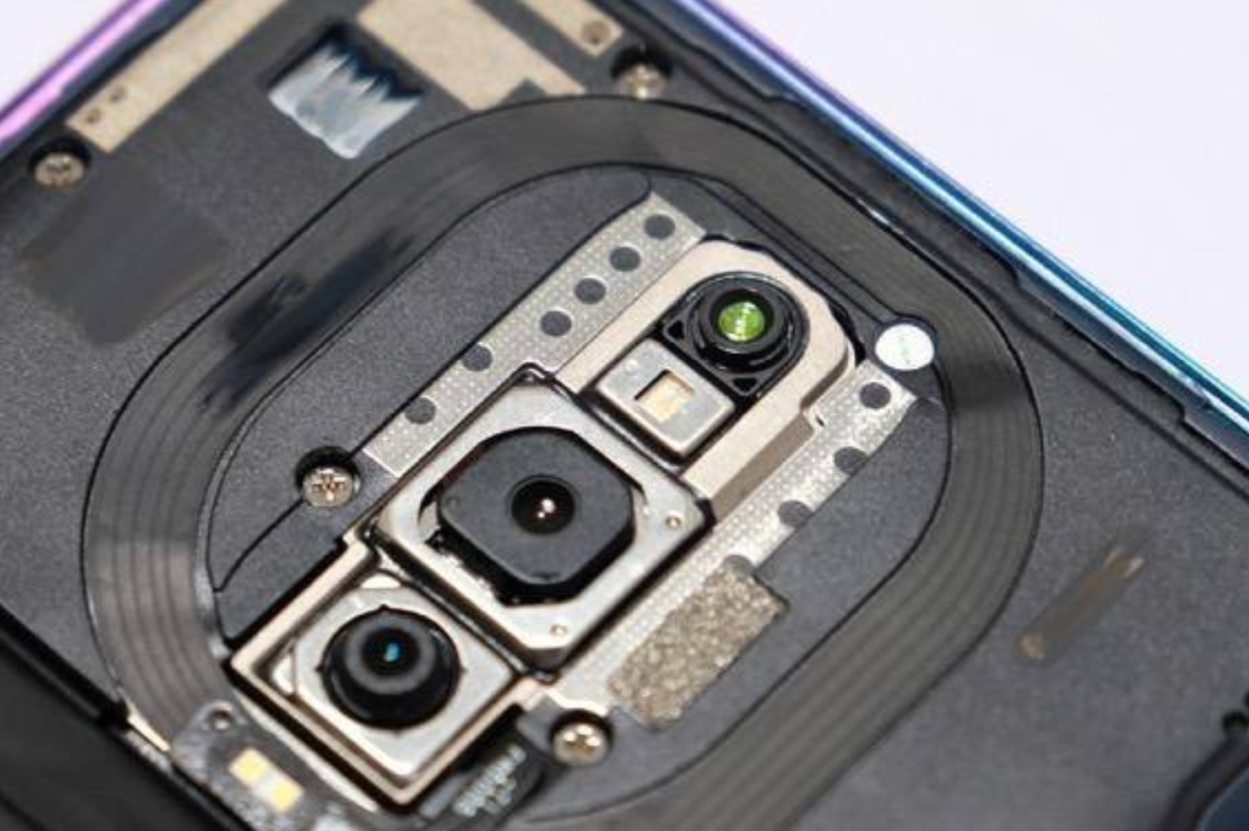Oppo R17 Pro üç kamera ile gelebilir