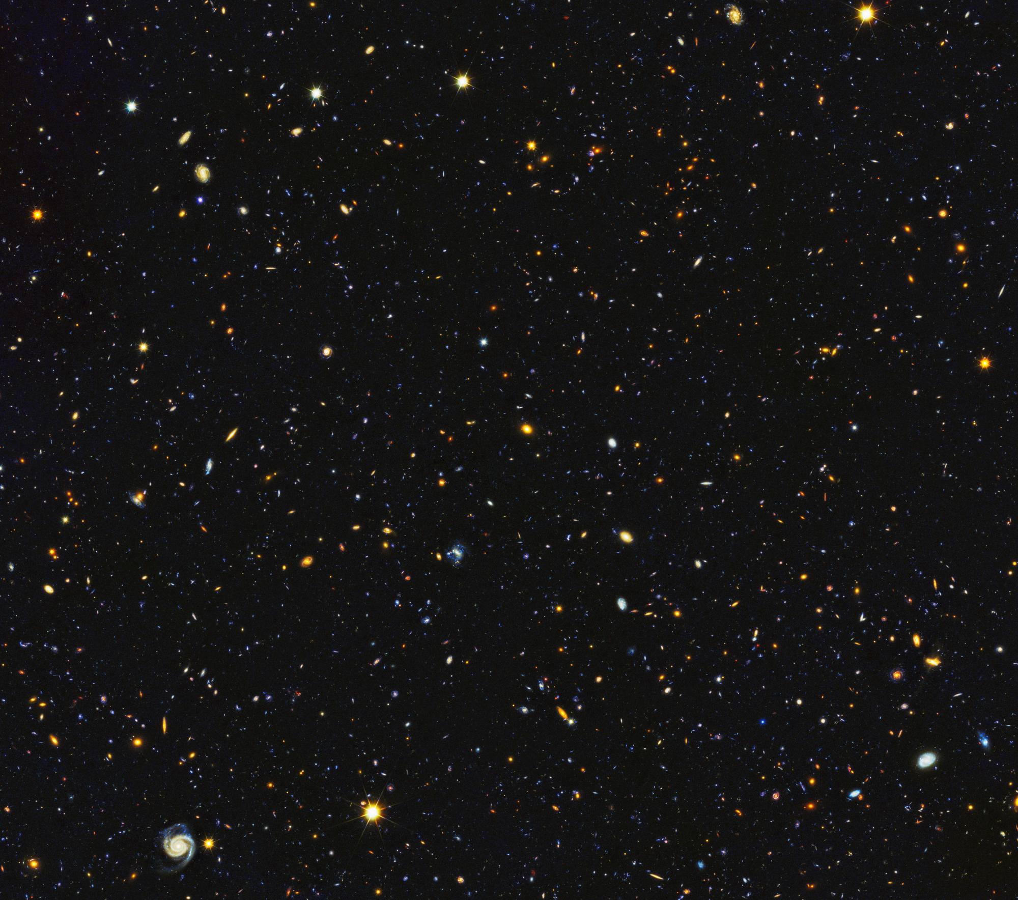 Hubble'dan 'uzay panoraması': Bu fotoğrafta tam 15 bin galaksi var
