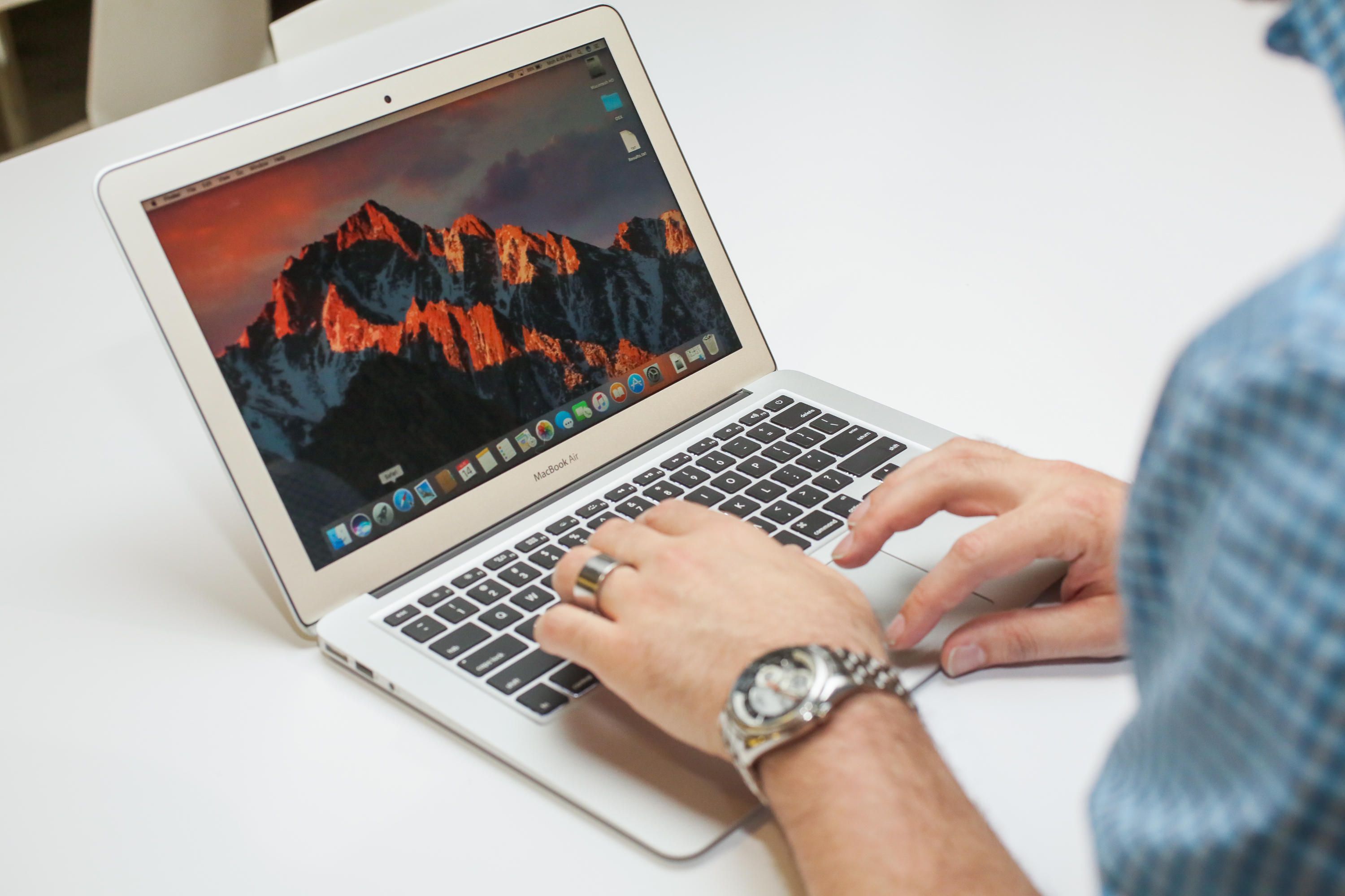 Apple, Eylül ayında ucuz bir MacBook çıkaracak