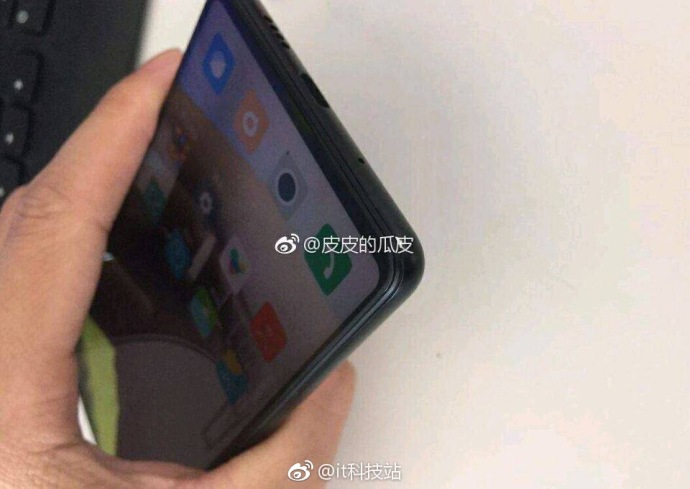 Xiaomi Mi MIX 3 görüntüleri sızdı: Tamamen ekrandan oluşan tasarım ve ekrandan parmak izi okuma