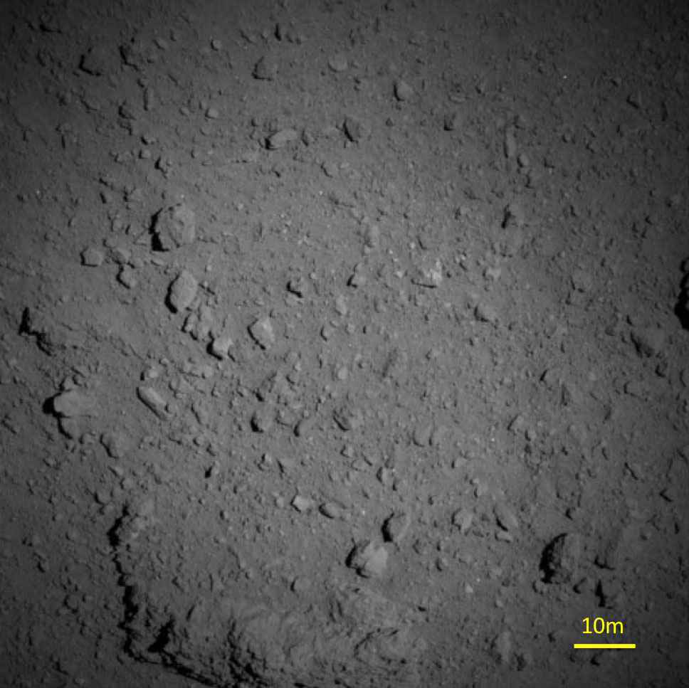 Hayabusa, 'Kozmik Elmas' Ryugu'nun yüzeyini görüntüledi