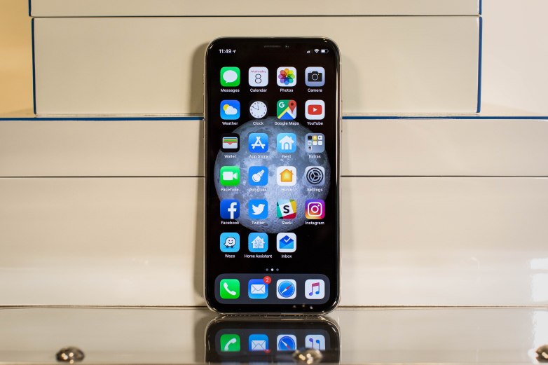 Yeni iPhone ekranları daha az güç tüketebilir