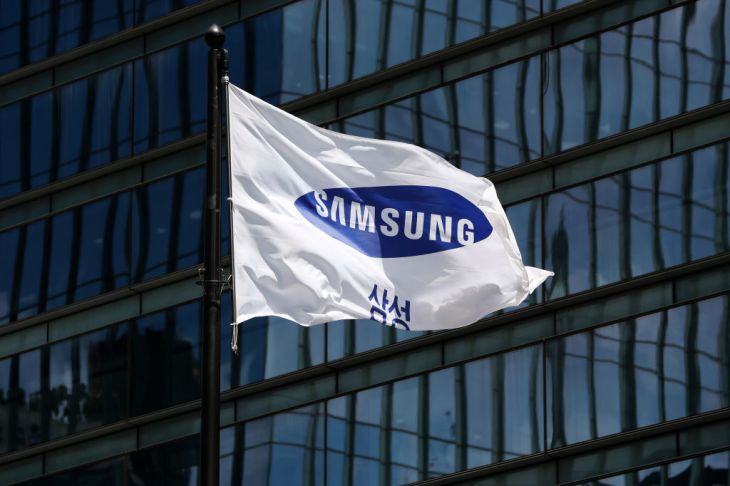Samsung Galaxy S10 modellerinde ekrana gömülü parmak izi okuyucu olacak