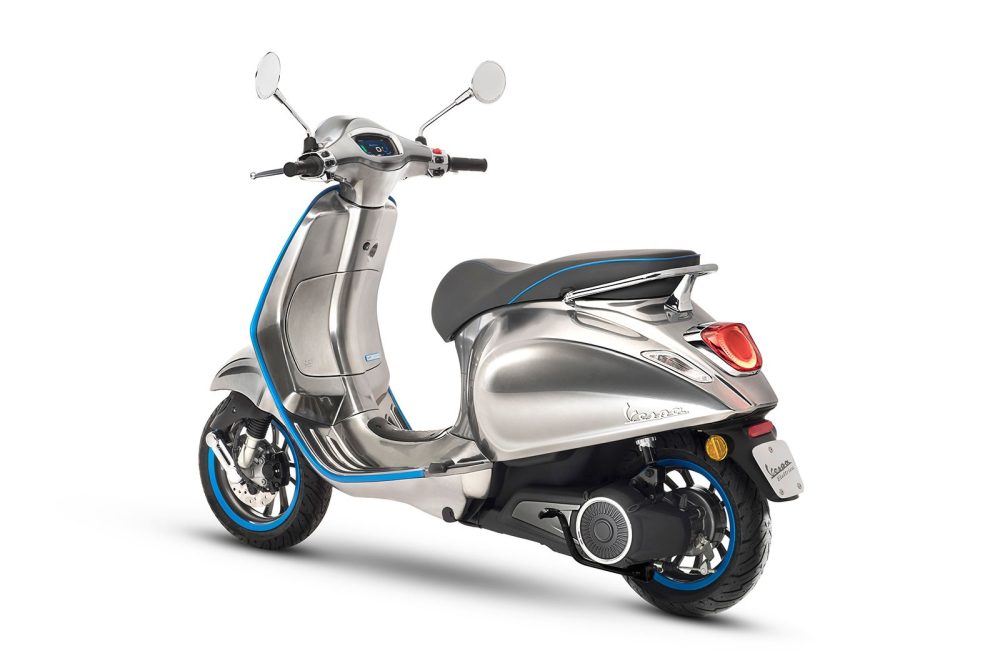 Vespa’nın ilk elektrikli scooter modeli Ekim ayında satışa çıkıyor