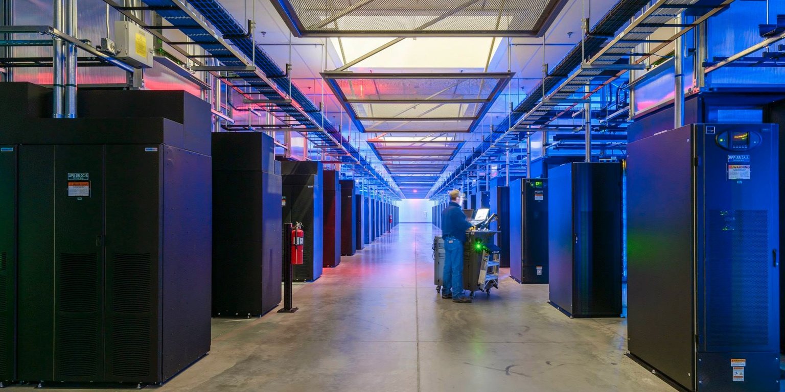 Facebook'tan bir milyar dolarlık veri merkezi