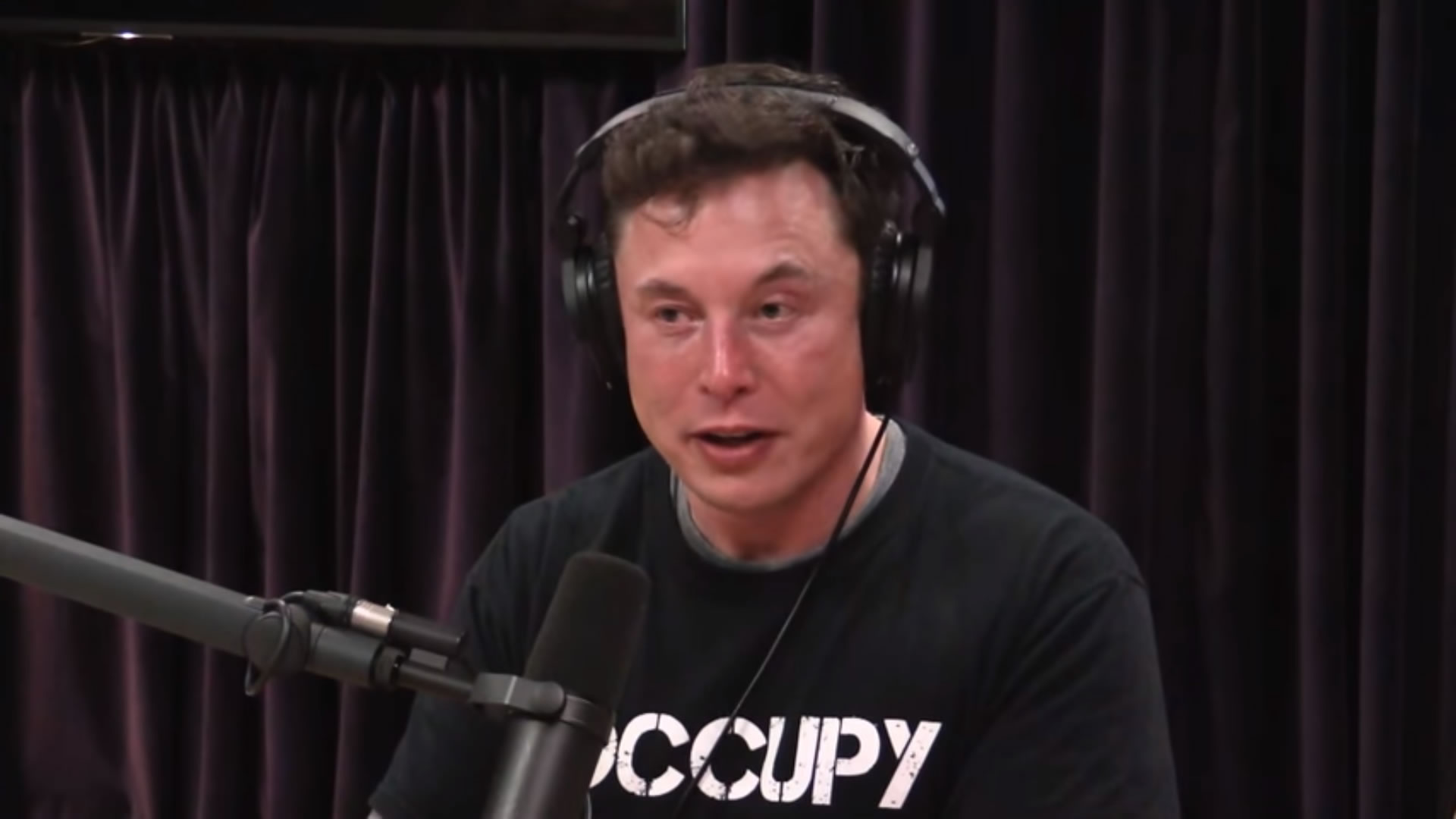 Elon Musk katıldığı programda elektrikli uçak projesini anlattı