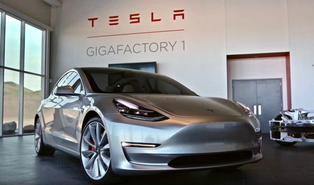 Tesla fabrikasında yangın çıktı