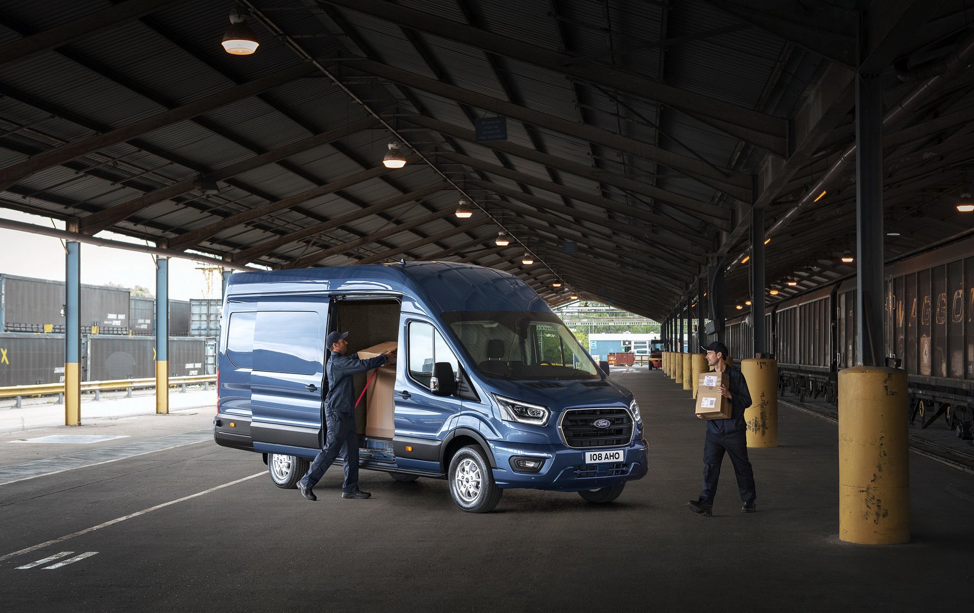 Yeni Ford Transit, Custom ve Connect modelleri tanıtıldı