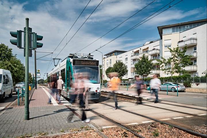 Dünyanın ilk otonom tramvayı Almanya’da hizmete giriyor