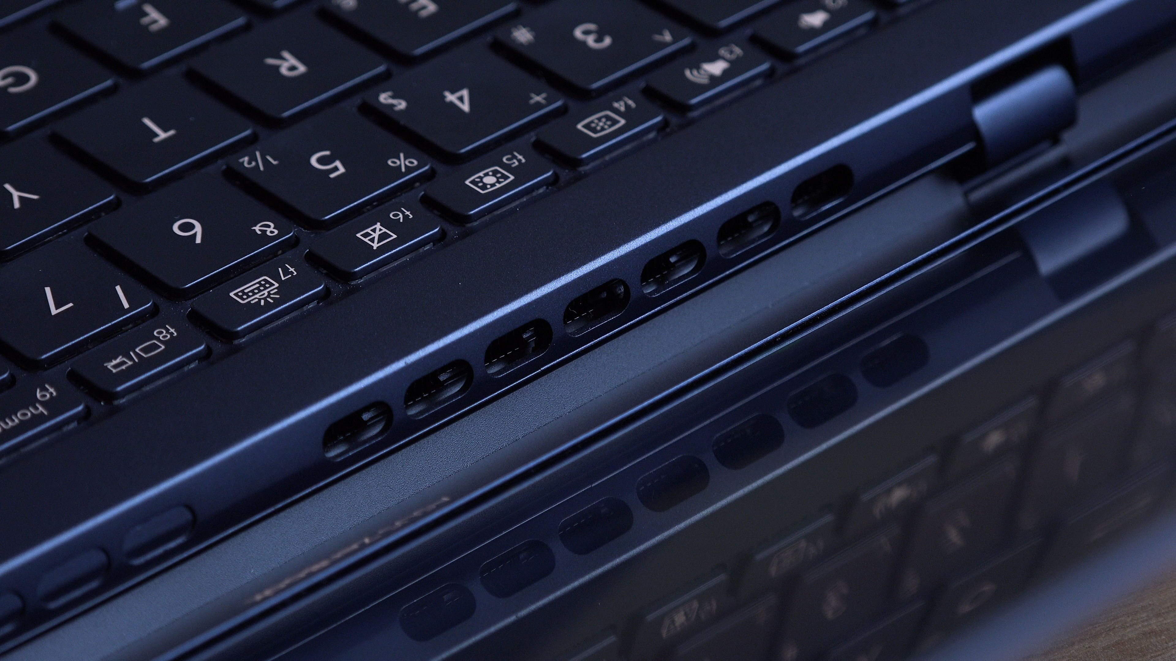 Macbook Pro'ya alternatif olabilir mi? 'Asus Zenbook S UX391U incelemesi'