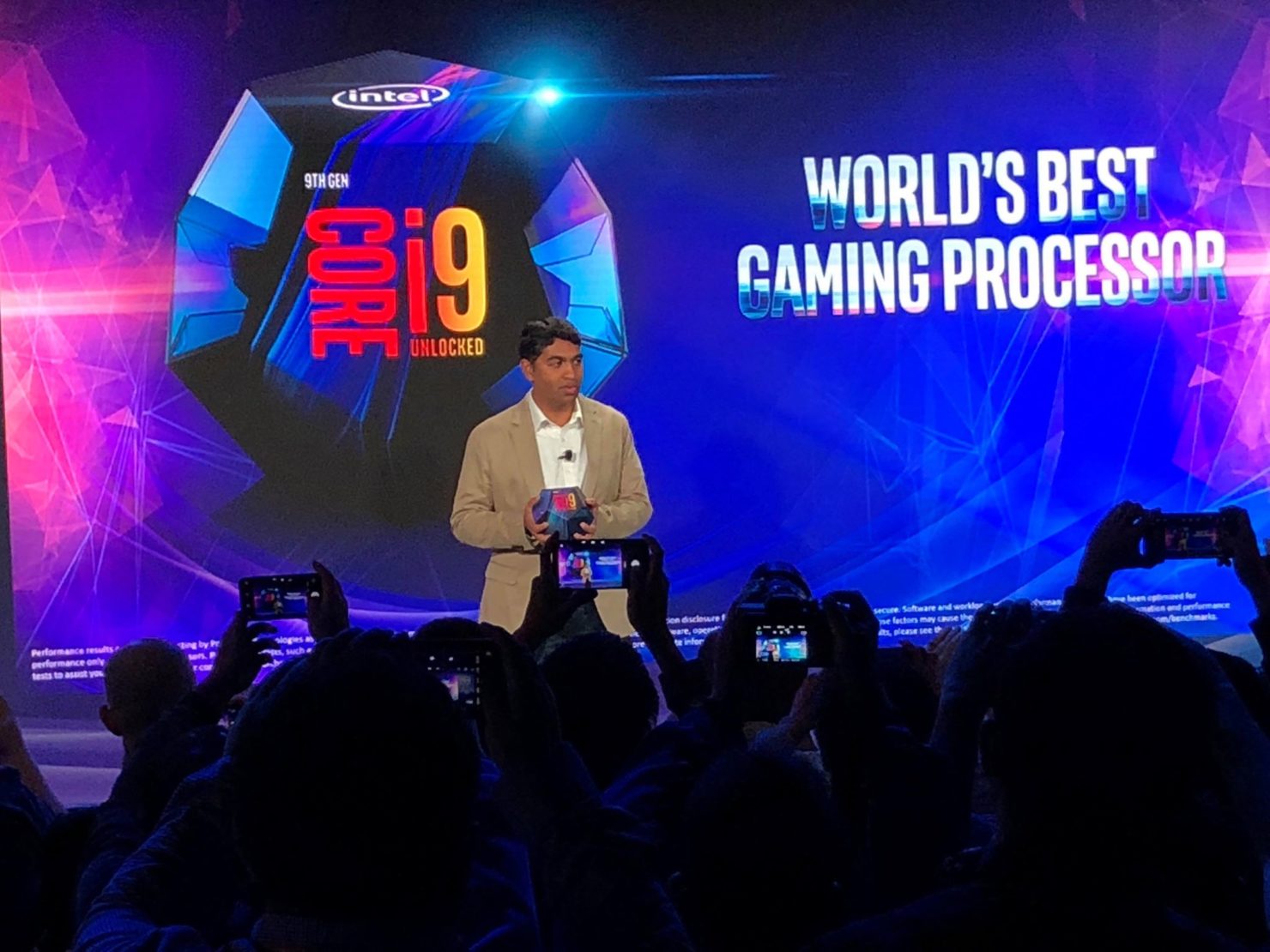 Yeni canavar Intel Core i9-9900K tanıtıldı
