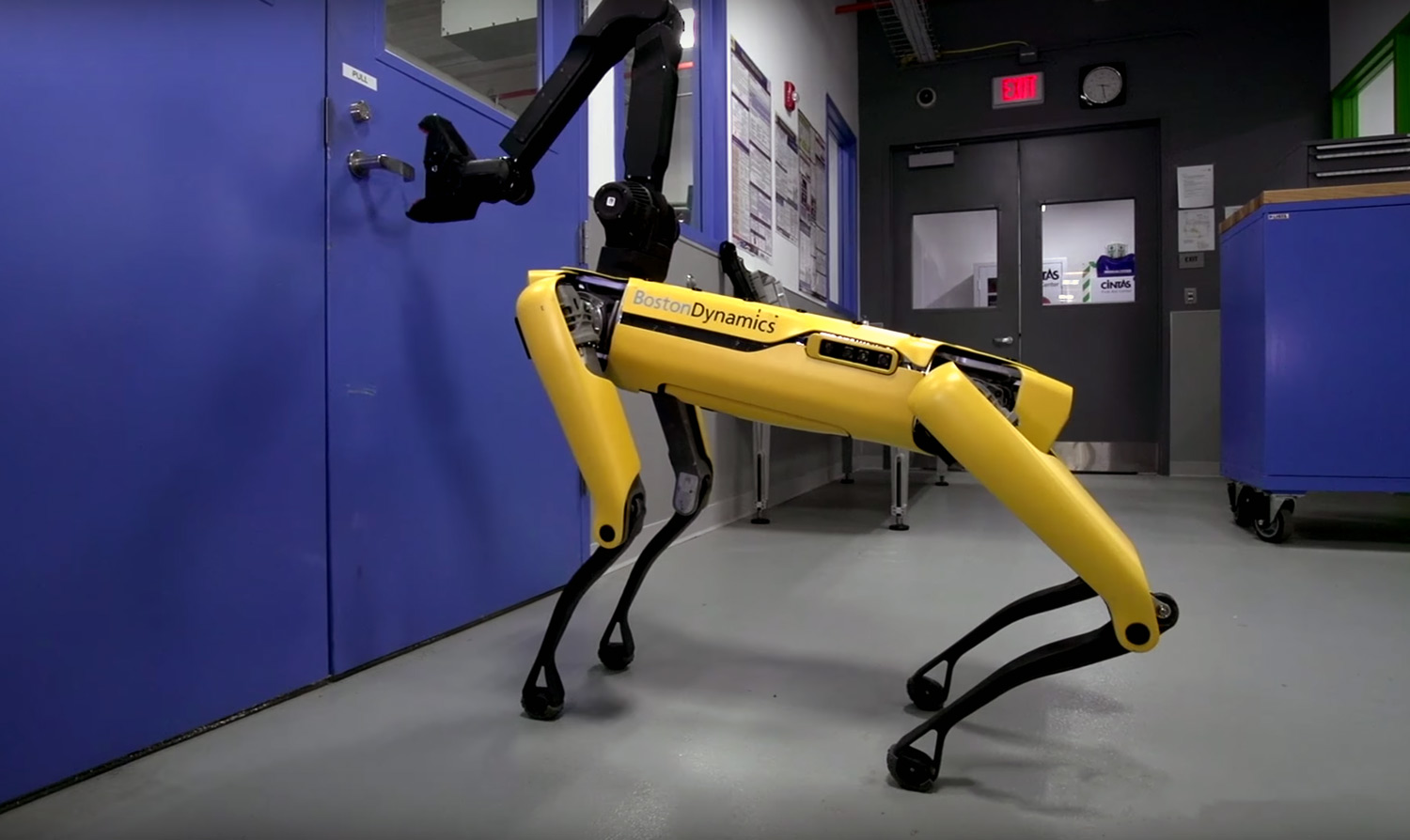 Boston Dynamics'in robot köpeği bu kez dans yeteneğini sergiledi