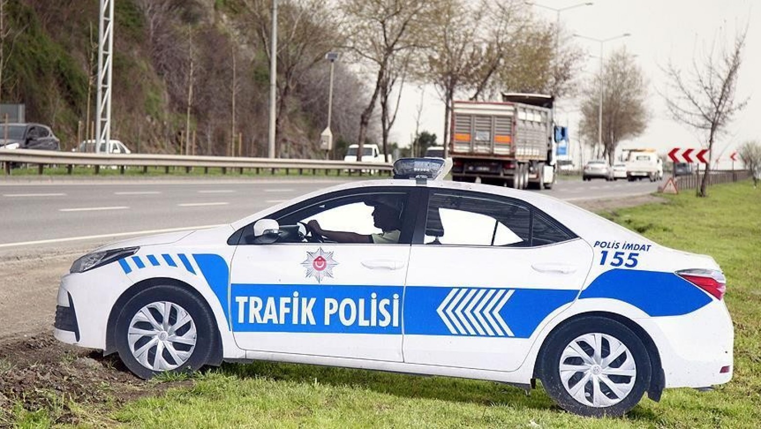 Maket polis araçları trafik kazalarını azalttı