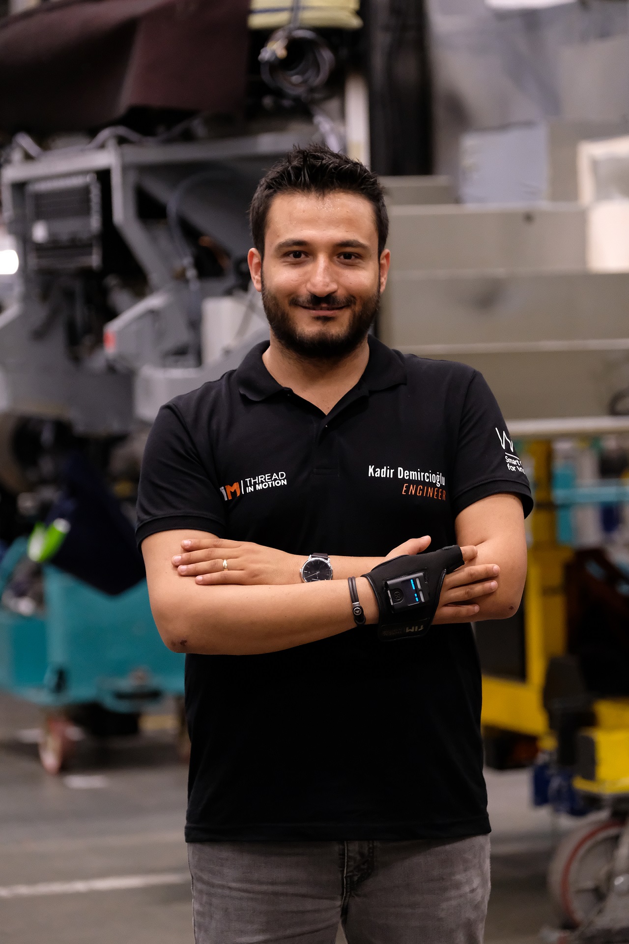 Mercedes-Benz, Türk girişimcinin akıllı eldivenlerini fabrikasında kullanmaya başladı