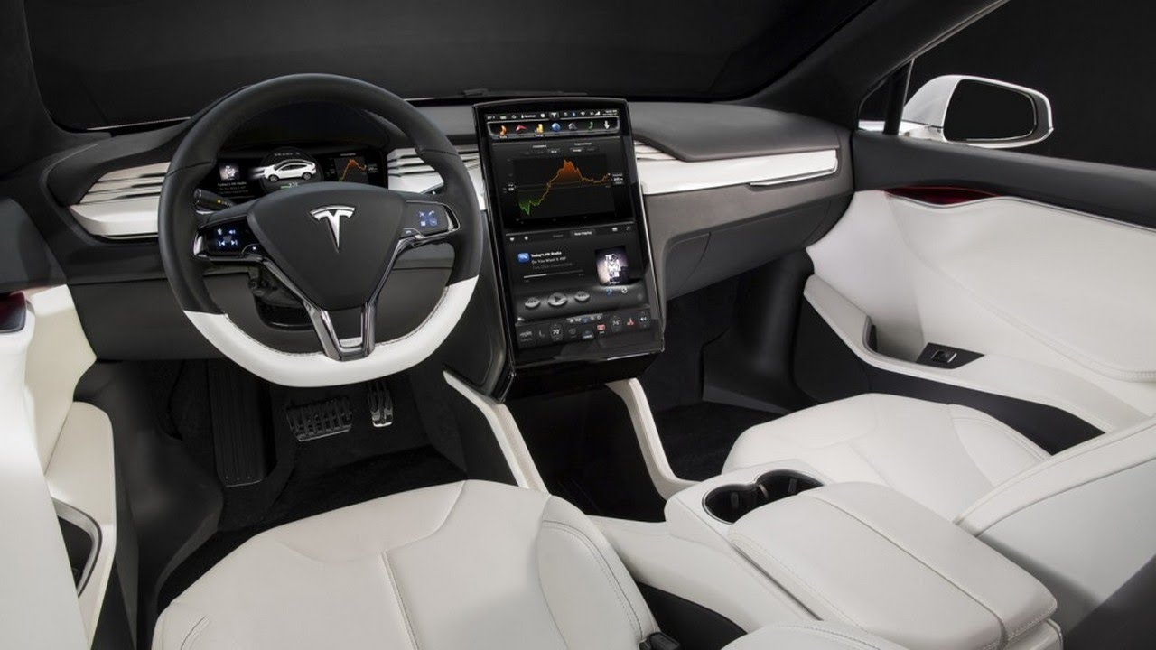 Tesla üretimi hızlandırmak için Model S ve X'in iç mekanlarını basitleştiriyor