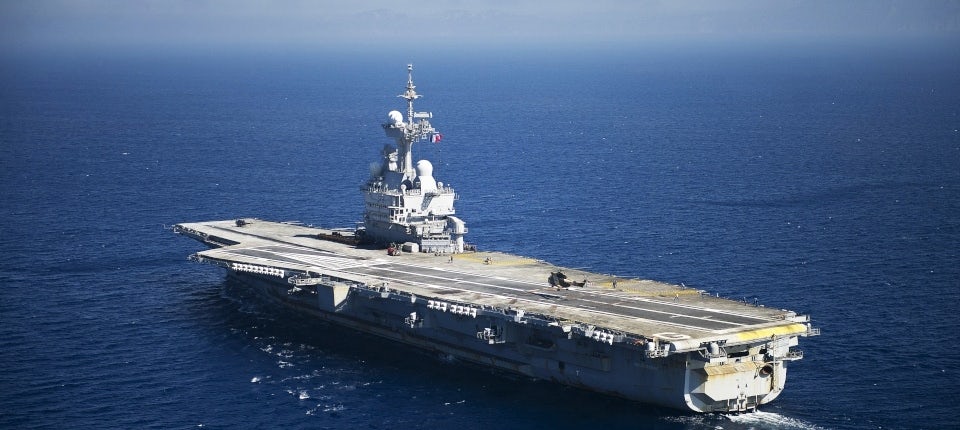 Fransa yeni uçak gemisi için çalışmalara başladı