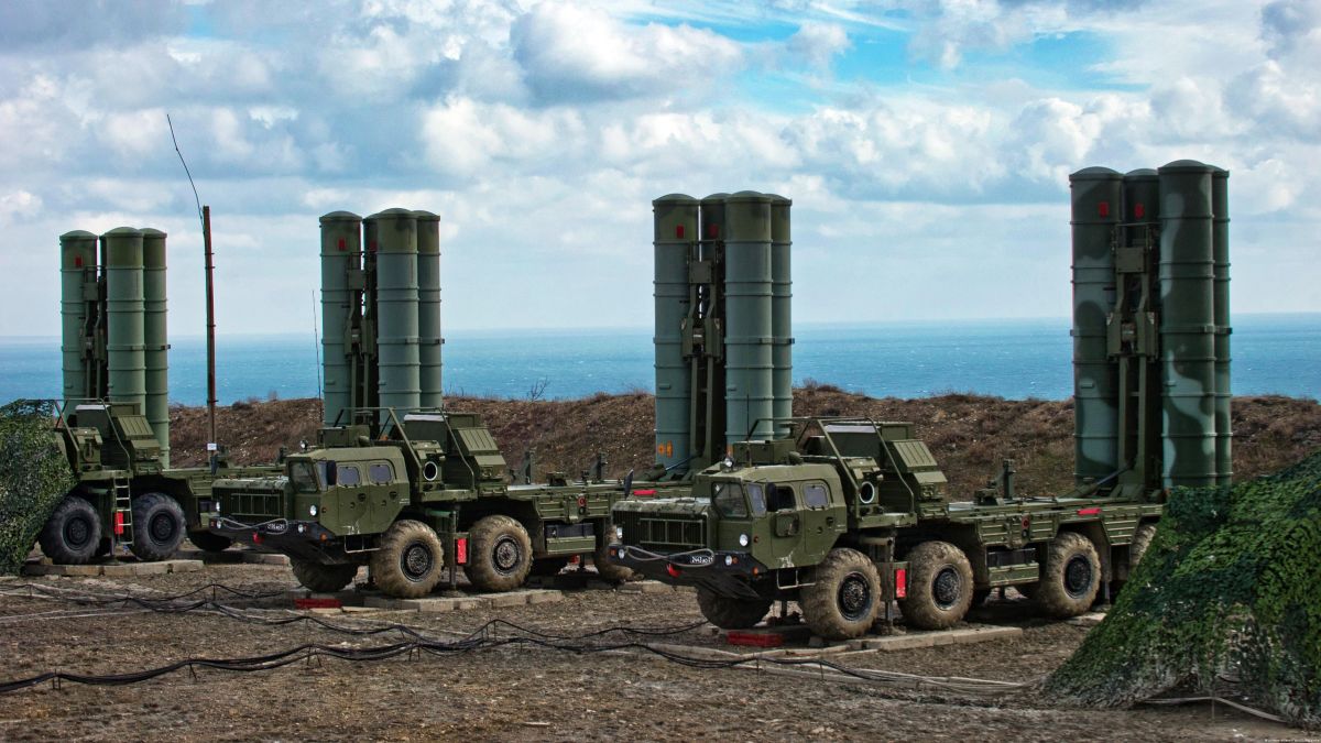 Hulusi Akar, S-400'lerin kurulumu için tarih verdi