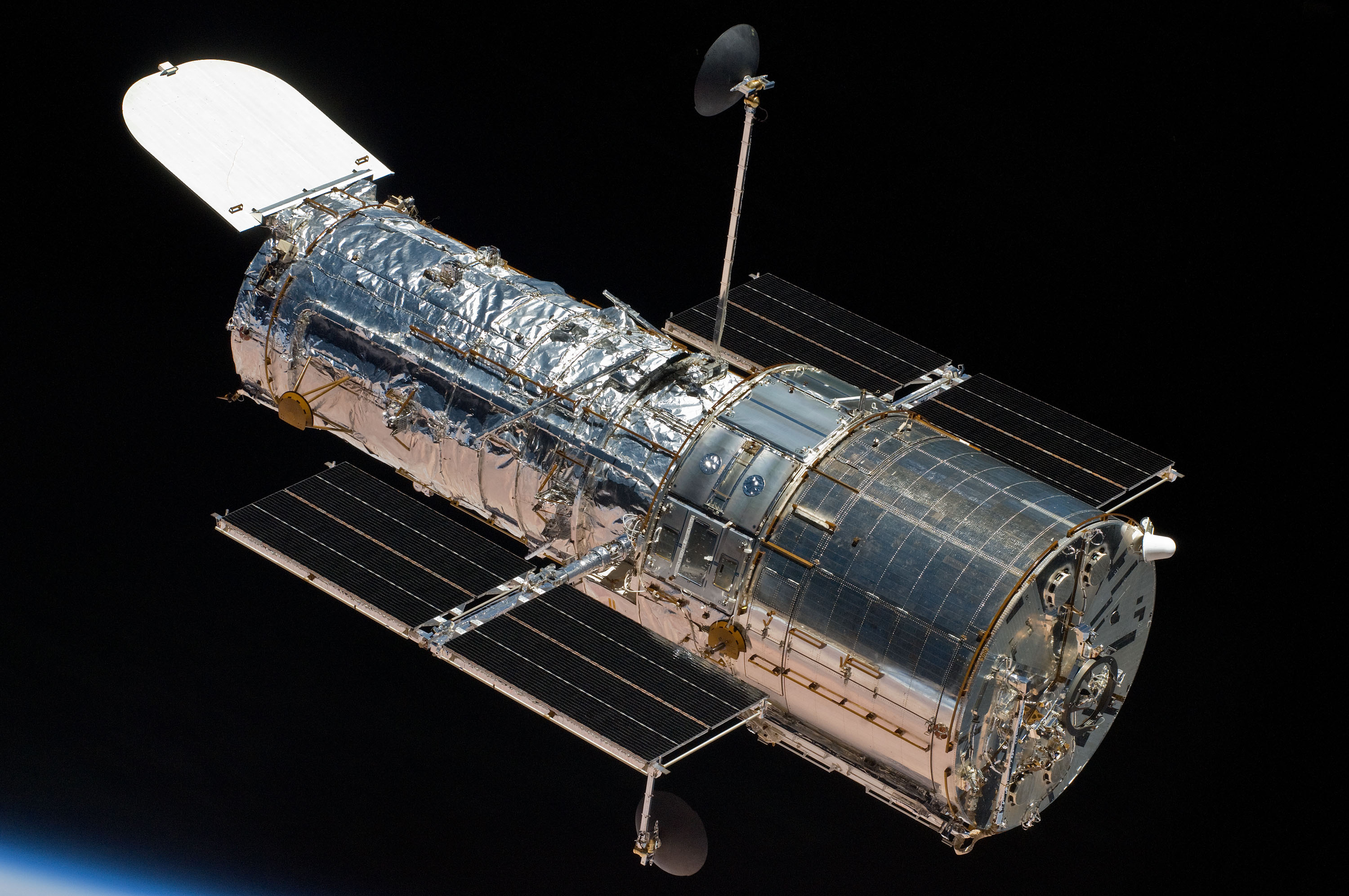 Hubble, 3 haftalık aranın ardından görevine geri döndü