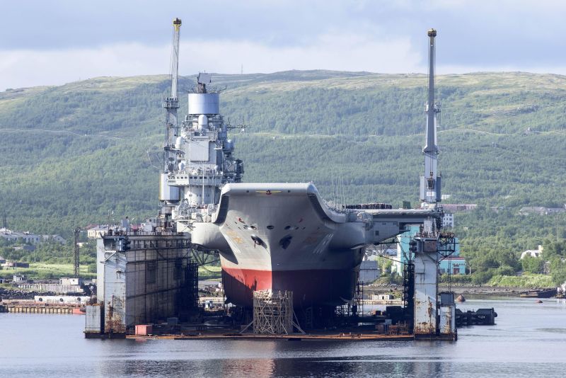 Rusya'nın tek uçak gemisi Admiral Kuznetsov'da kaza!