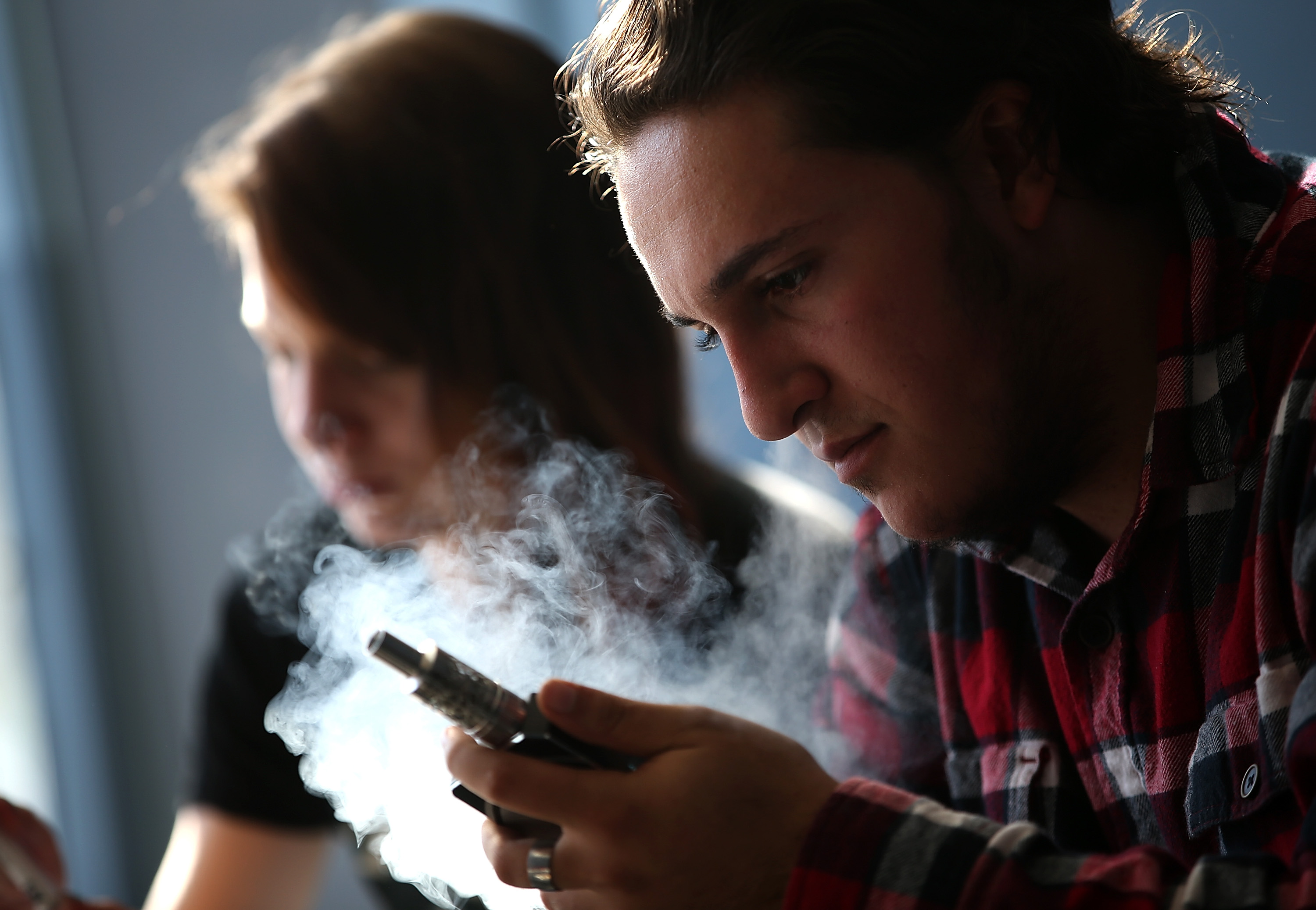 FDA aromalı e-sigaraları yasakladı