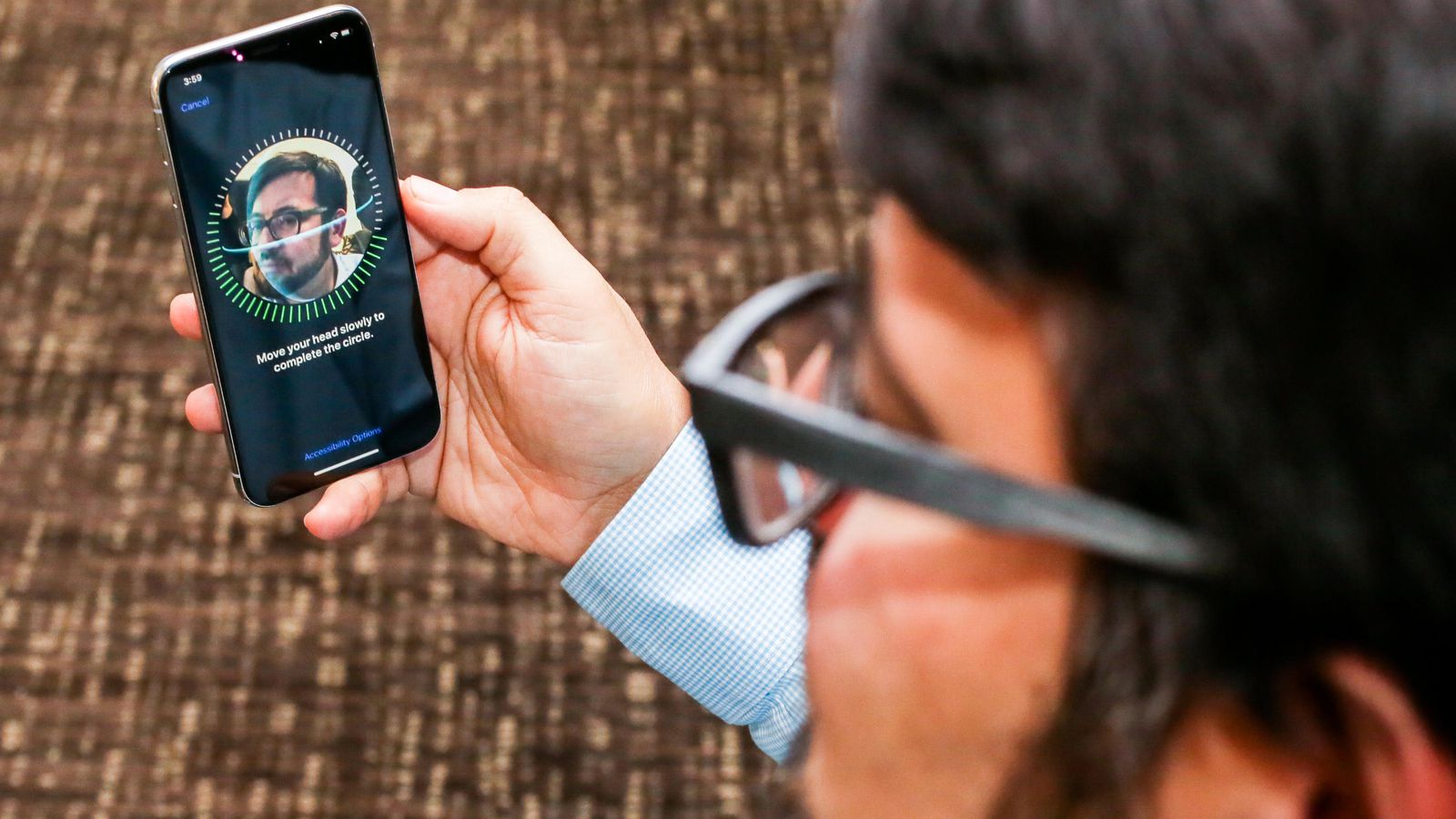 Apple'ın Face ID bileşen tedarikçisi Finisar, 3.2 milyar dolara satın alınıyor