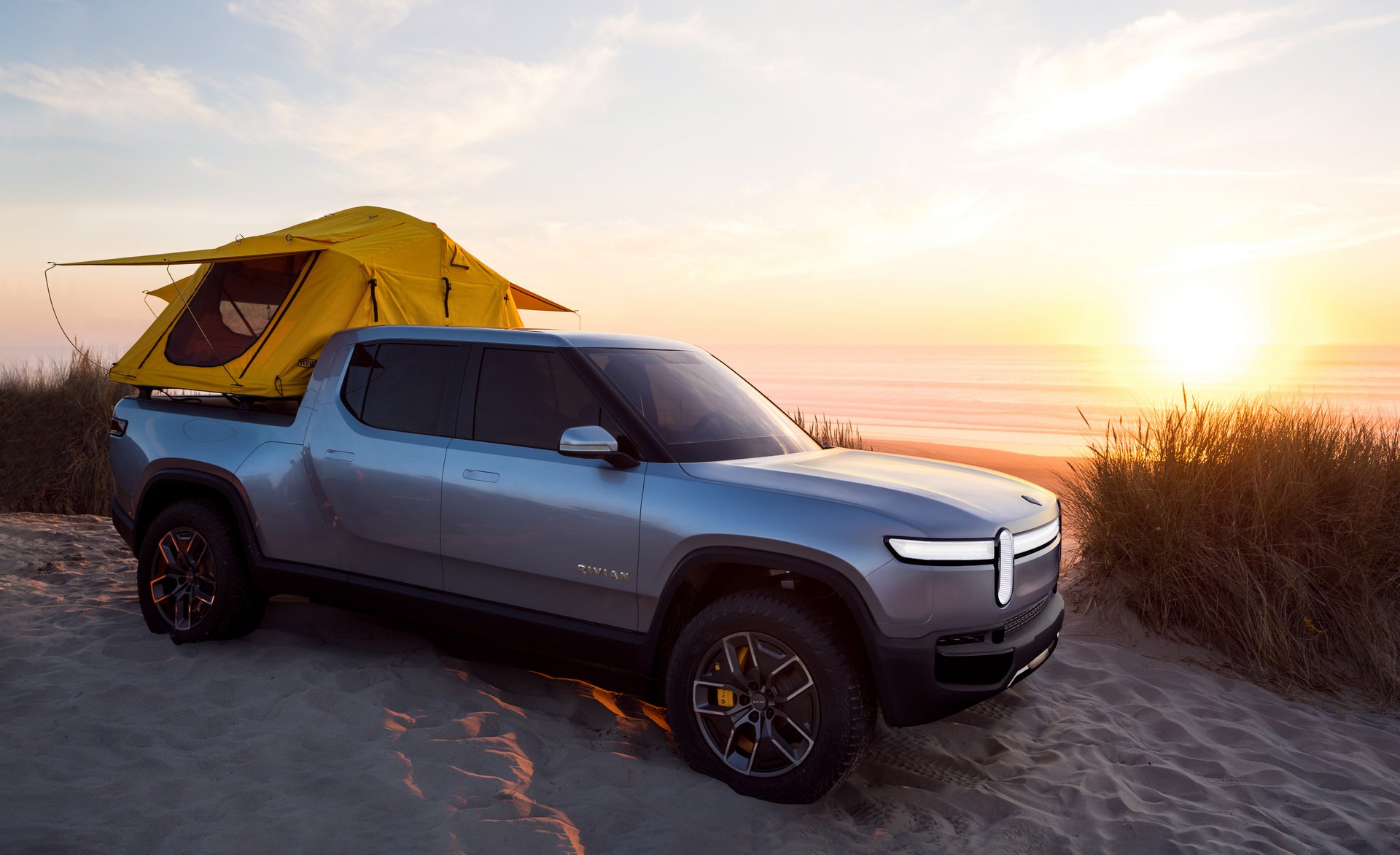 Maceraperestlerin aklını çelecek: Rivian elektrikli pickup ve etkileyici özellikleri