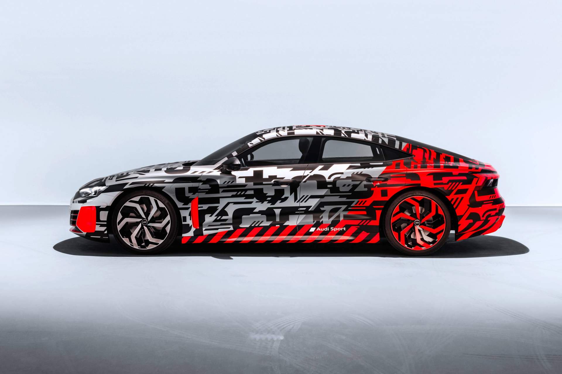 Audi e-tron GT Concept, fuar öncesi ilk resmi görselleriyle karşınızda