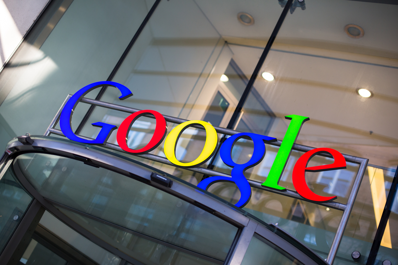 Rusya, yasaklı web sitelerini arama sonuçlarından kaldırmayan Google'a dava açtı